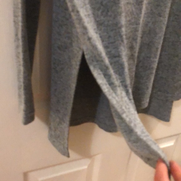 Le château long sleeve top; stretchy/comfy; Medium - Picture 4 of 4